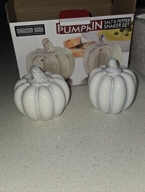 Madison York PUMPKIN Salt And Pepper Shakers FALL Brand New In Box READ INFO